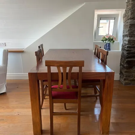 Tots - Bright In West Cork Village Holiday home Castletownshend