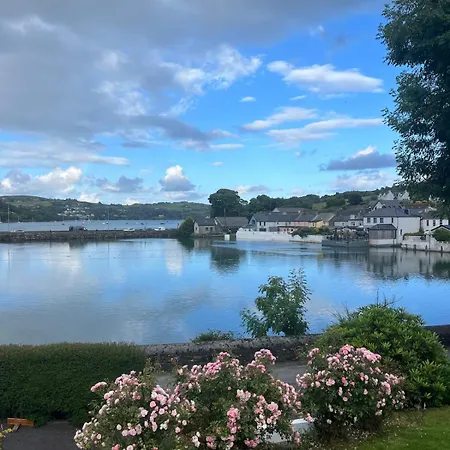 Tots - Bright In West Cork Village Holiday home *